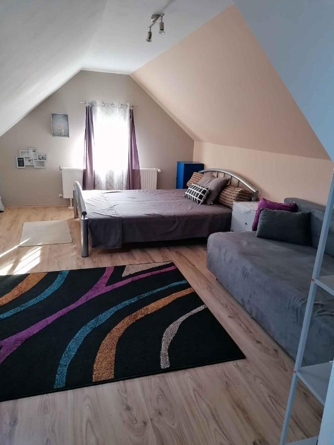 Apartments In Balatongyoeroek 34590 المظهر الخارجي الصورة